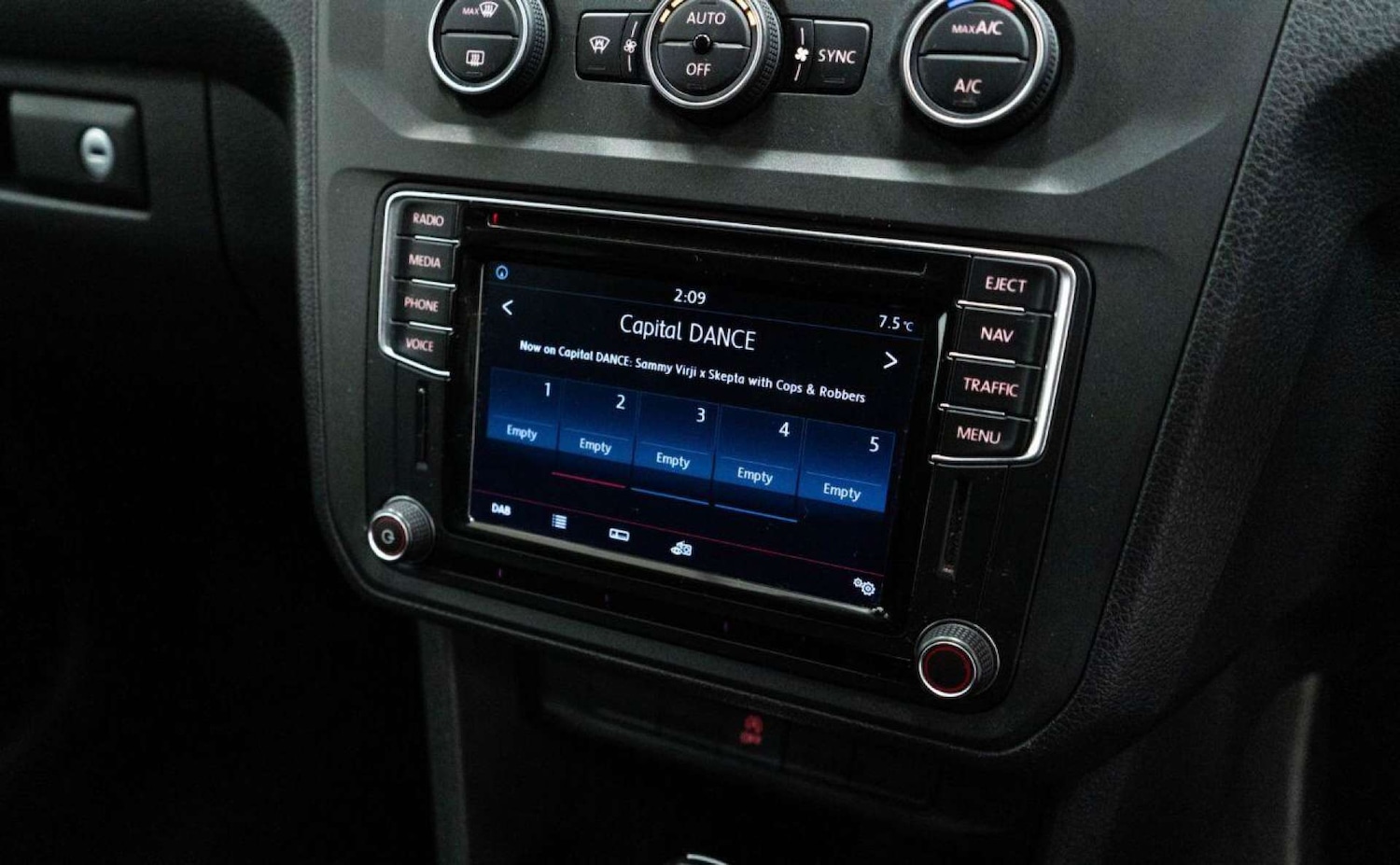 Used Volkswagen Caddy Maxi Life 2017 for sale - 77930924: Photo 29