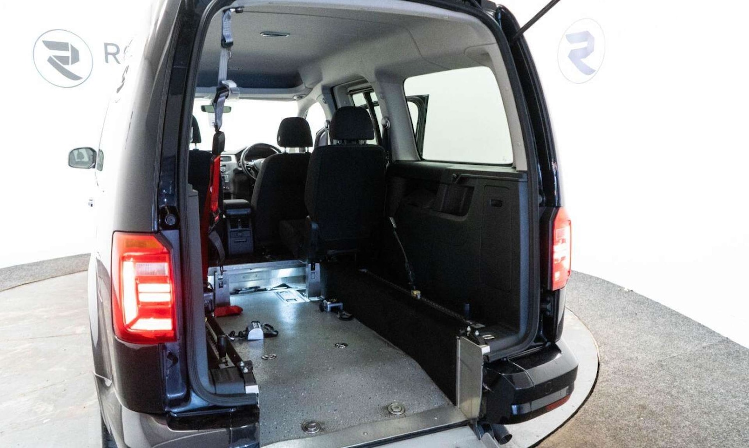 Used Volkswagen Caddy Maxi Life 2017 for sale - 77930924: Photo 35