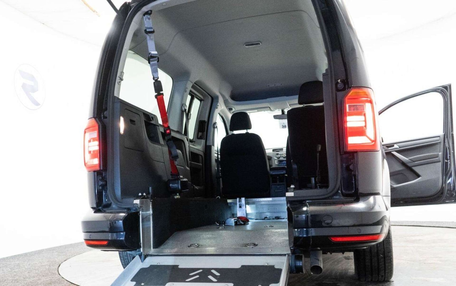 Used Volkswagen Caddy Maxi Life 2017 for sale - 77930924: Photo 36