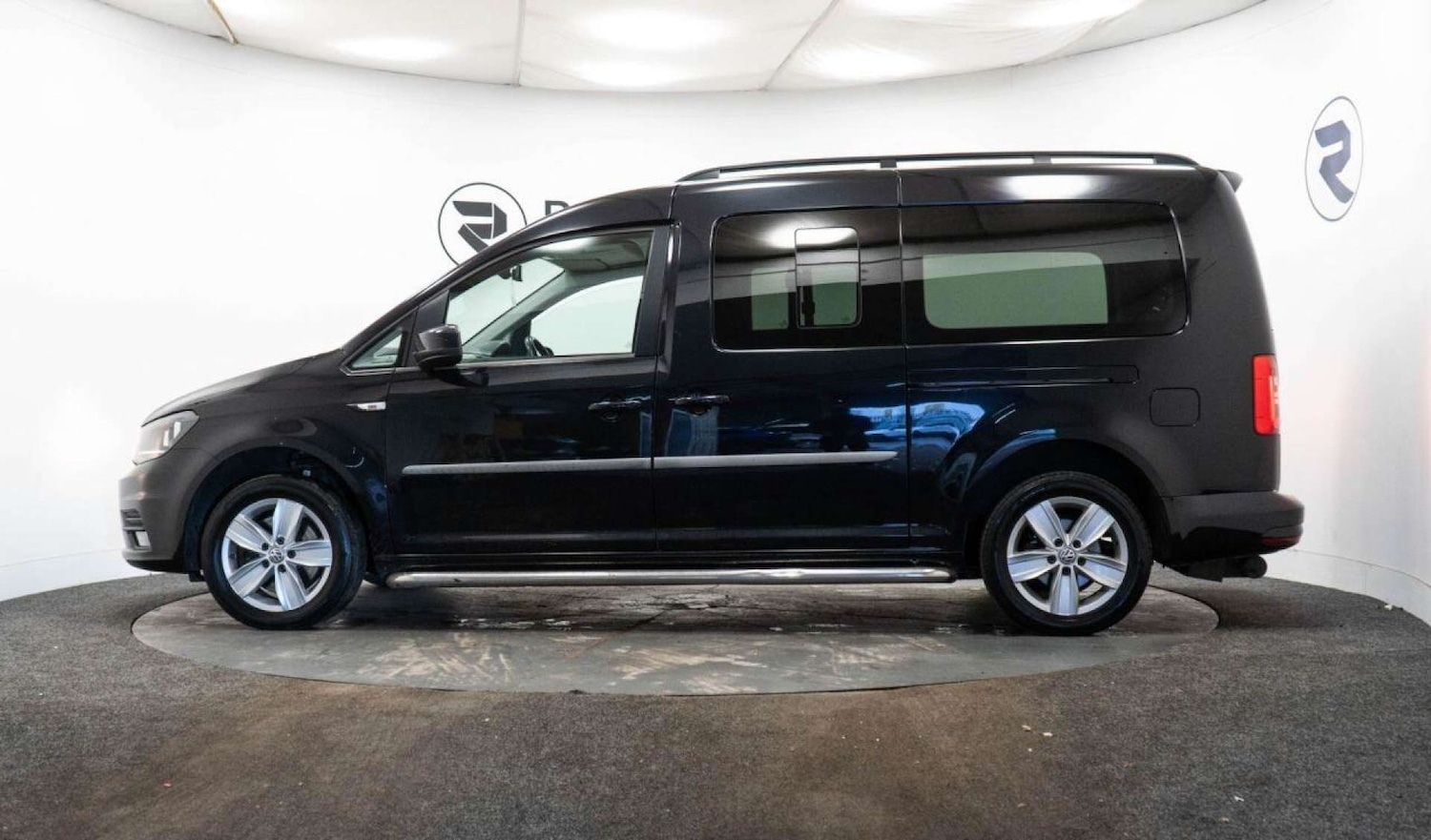 Used Volkswagen Caddy Maxi Life 2017 for sale - 77930924: Photo 4