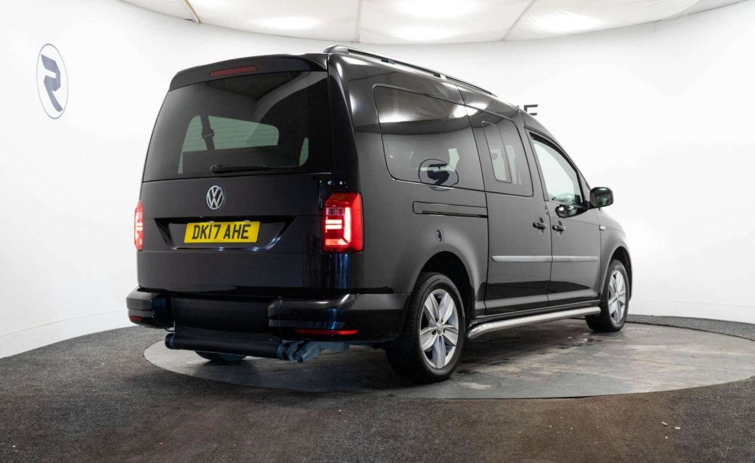 Used Volkswagen Caddy Maxi Life 2017 for sale - 77930924: Photo 8