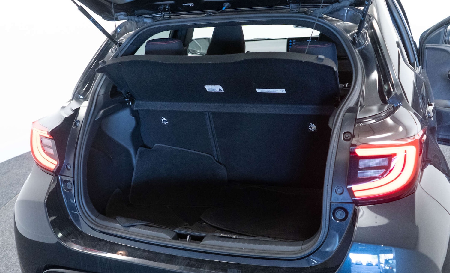 Used Toyota Yaris 2023 for sale - 77950449: Photo 36