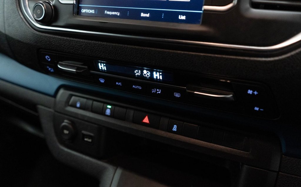 Used Peugeot Traveller 2017 for sale - 76395895: Photo 24