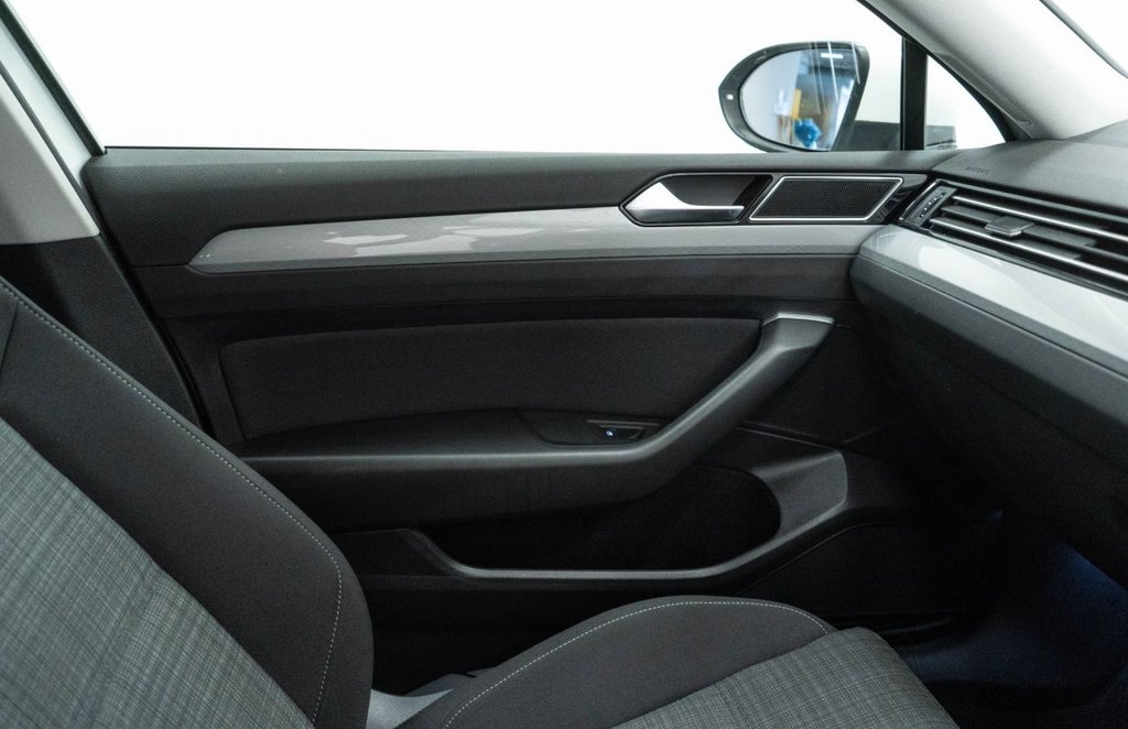 Used Volkswagen Passat 2020 for sale - 76973157: Photo 31