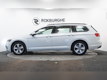 Used Volkswagen Passat 2020 for sale - 76973157: Photo