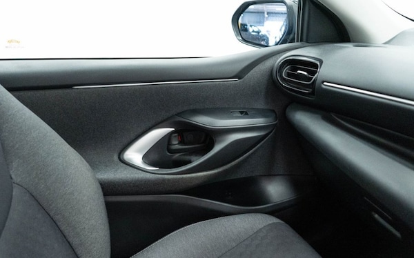 Used Toyota Yaris 2022 for sale - 76202575: Photo 31