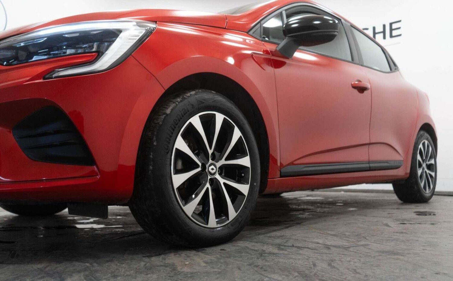 Used Renault Clio 2022 for sale - 77930689: Photo 11