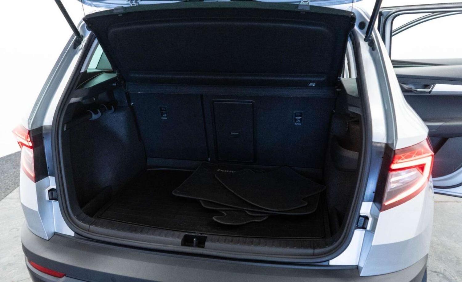 Used Skoda Karoq 2021 for sale - 77930868: Photo 34