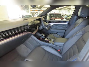 Used Volkswagen Touareg 2024 for sale - 76768374: Photo