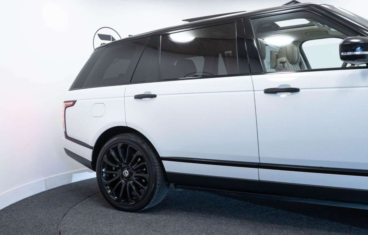 Used Land Rover Range Rover 2015 for sale - 77930730: Photo 16