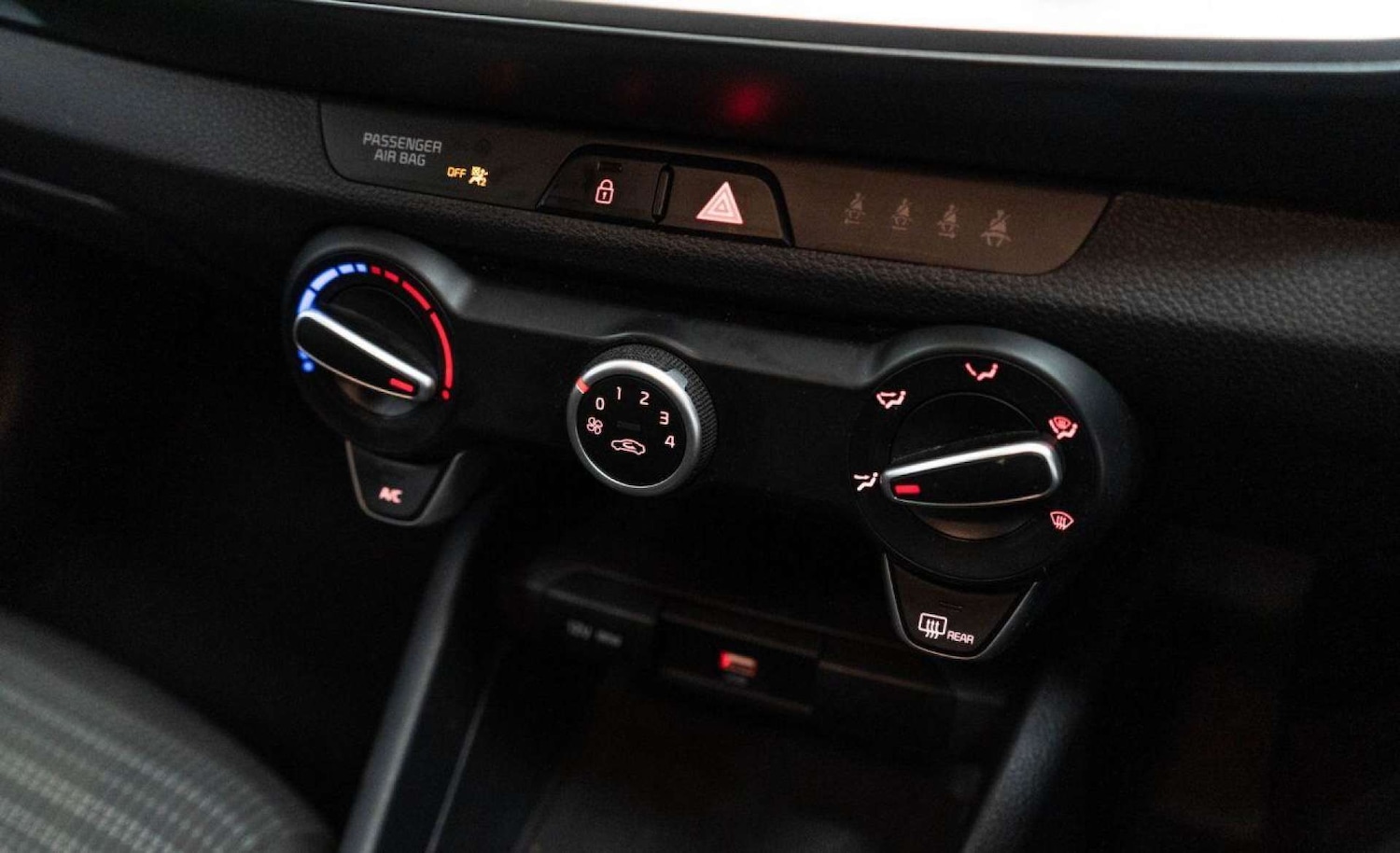 Used Kia Stonic 2023 for sale - 78003798: Photo 27