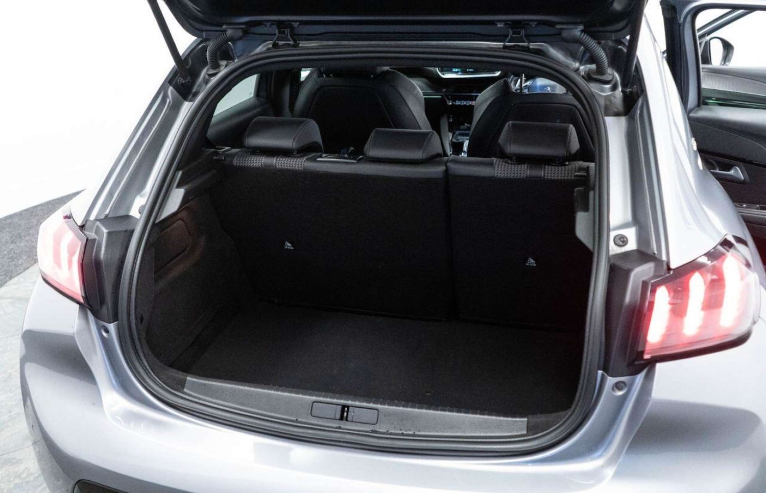 Used Peugeot 208 2021 for sale - 77930896: Photo 31