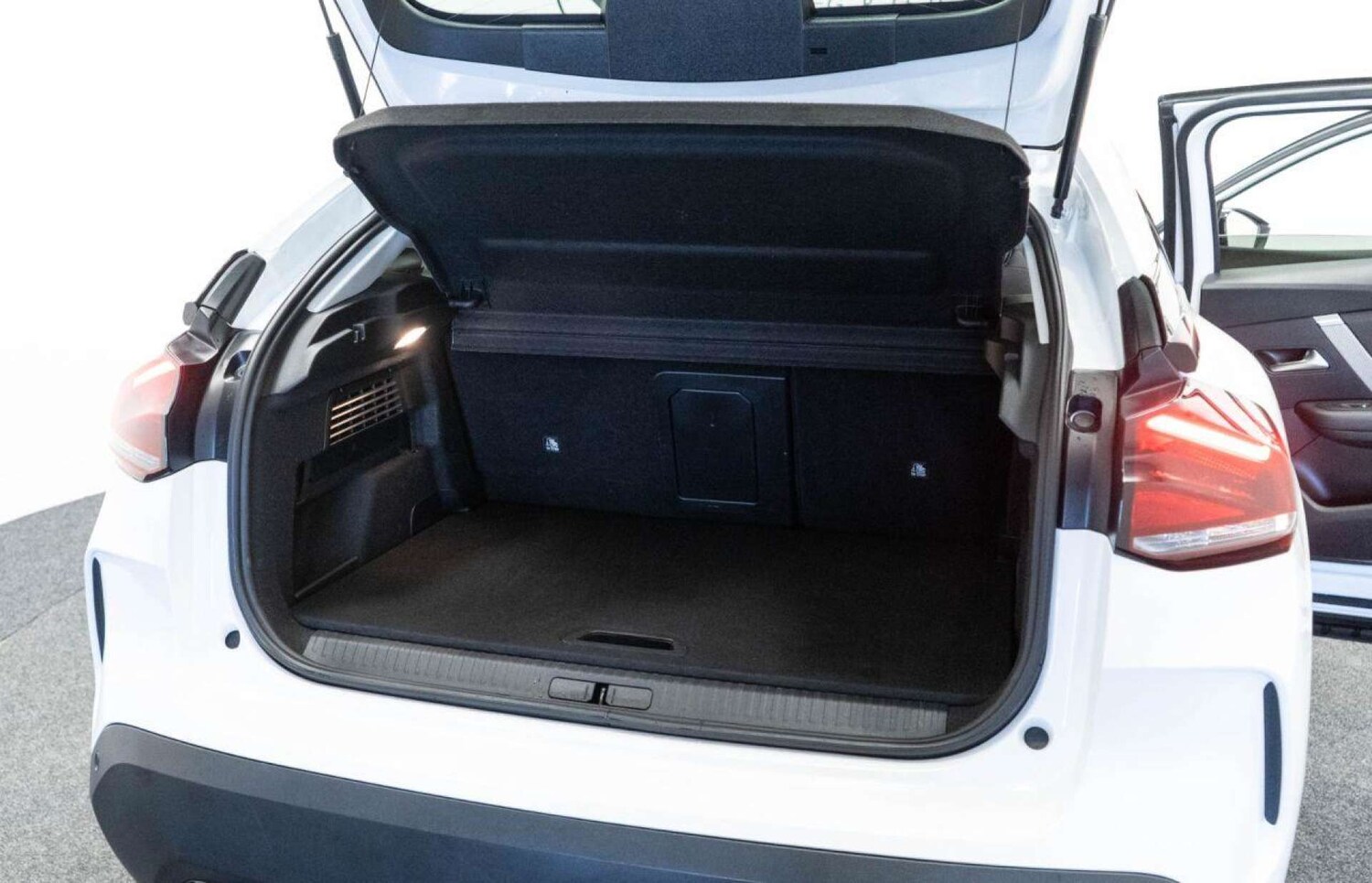 Used Citroen C4 2023 for sale - 77930878: Photo 34