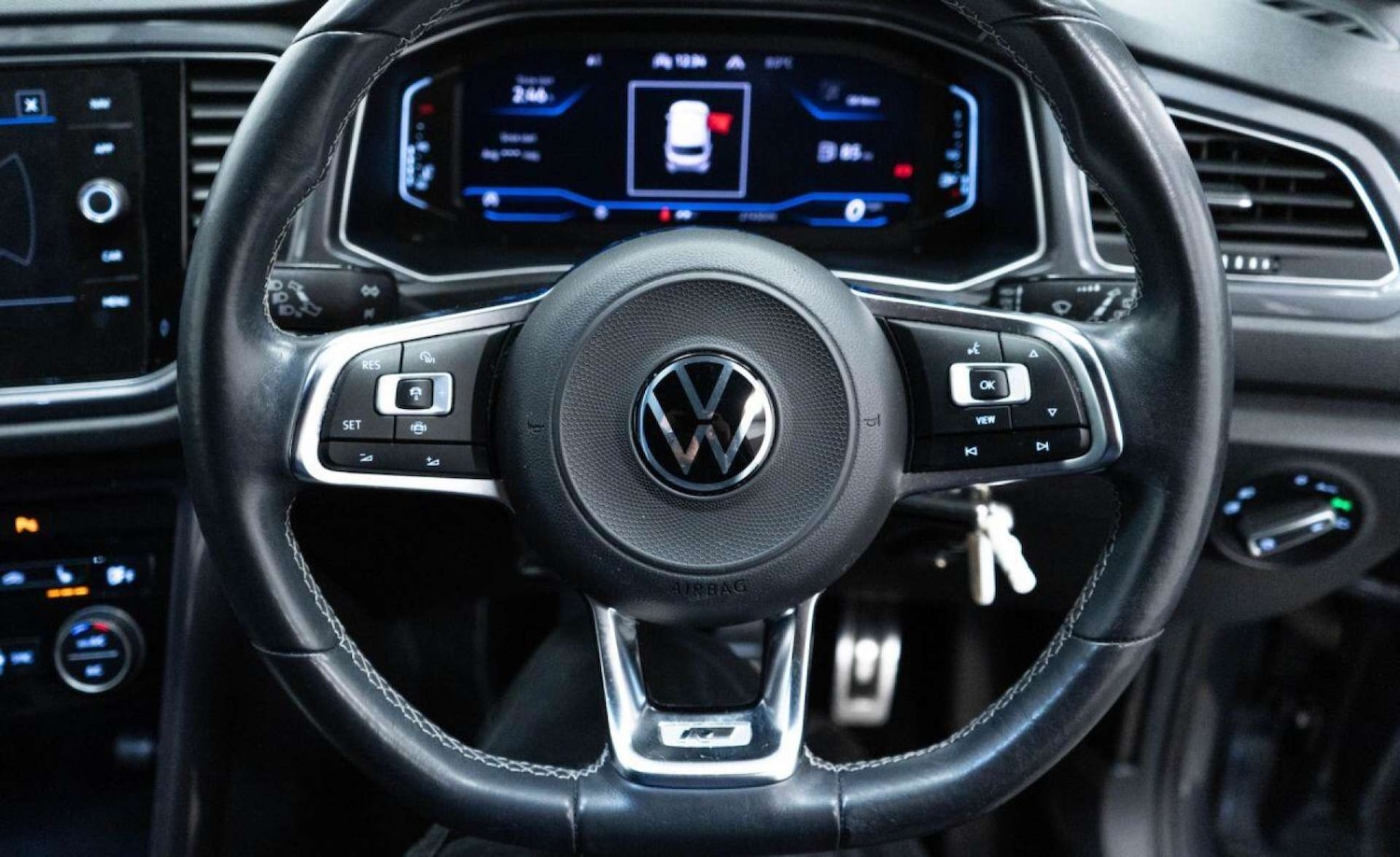 Used Volkswagen T-Roc 2021 for sale - 77930893: Photo 22