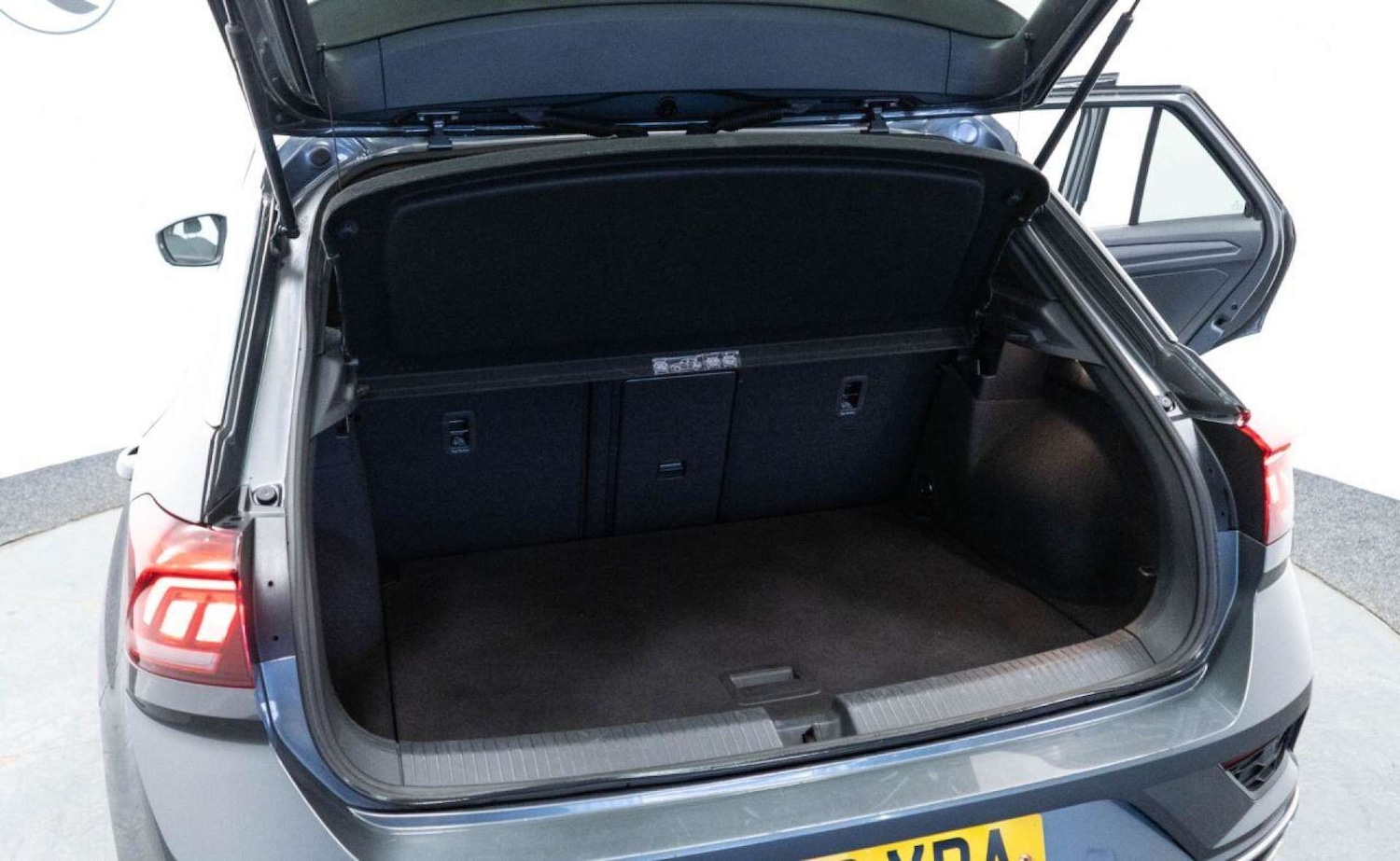 Used Volkswagen T-Roc 2021 for sale - 77930893: Photo 32