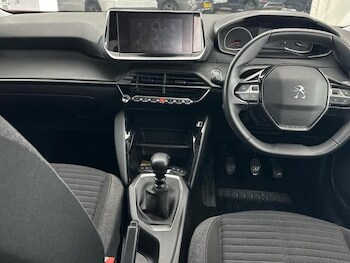 Used Peugeot 2008 2022 for sale - 76582760: Photo