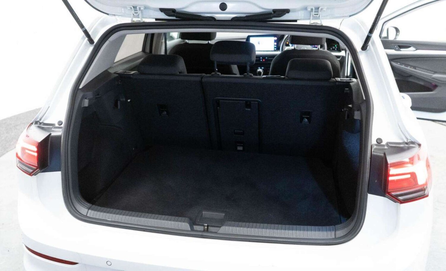 Used Volkswagen Golf 2023 for sale - 77930631: Photo 32