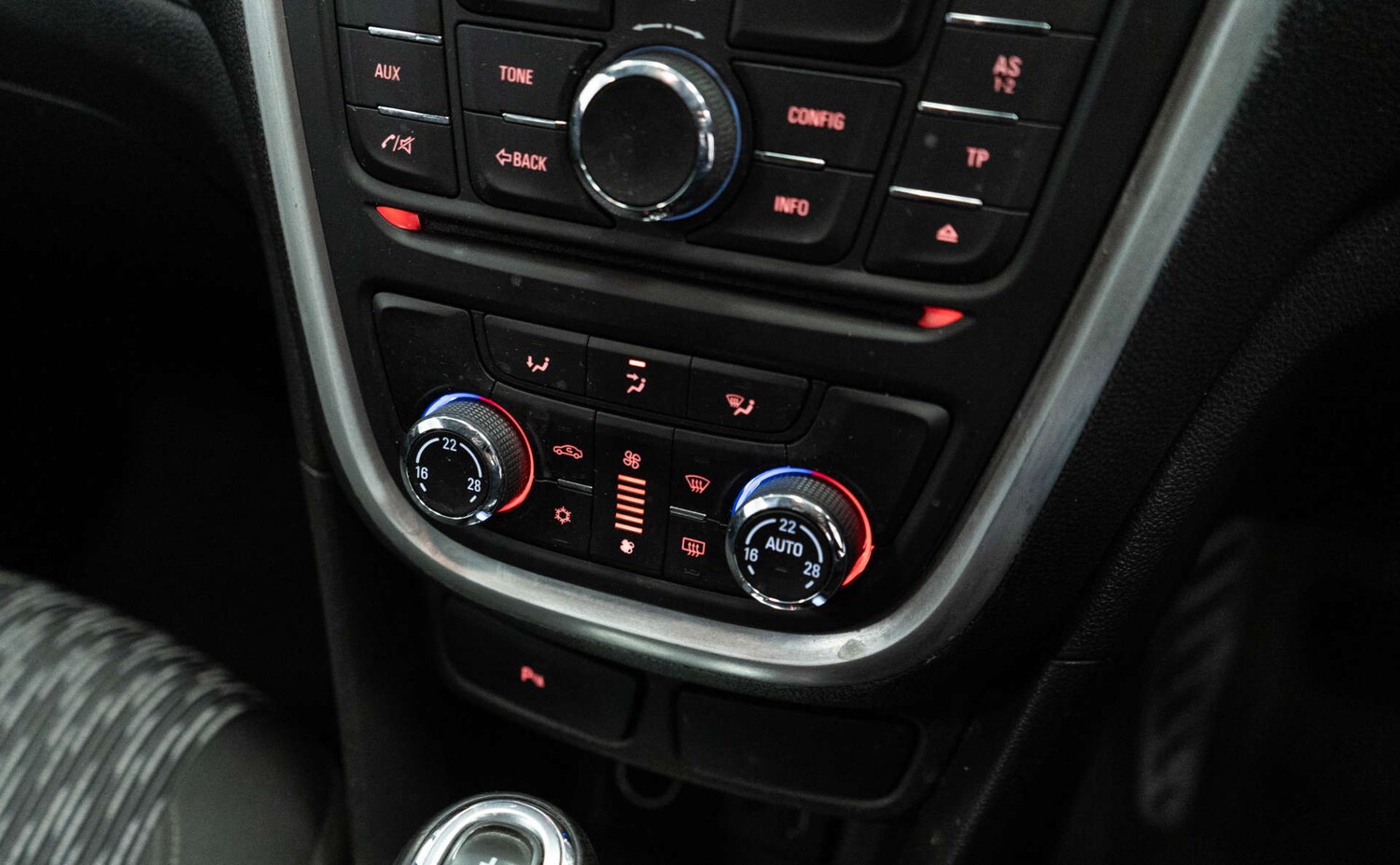 Used Vauxhall Mokka 2015 for sale - 77950473: Photo 29