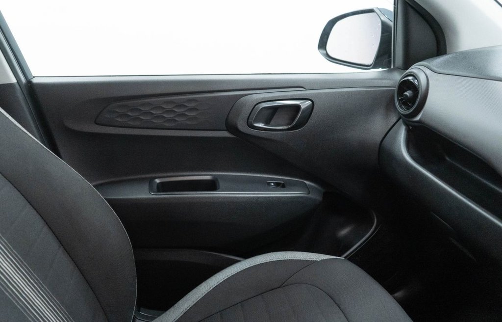 Used Hyundai i10 2023 for sale - 77897490: Photo 31