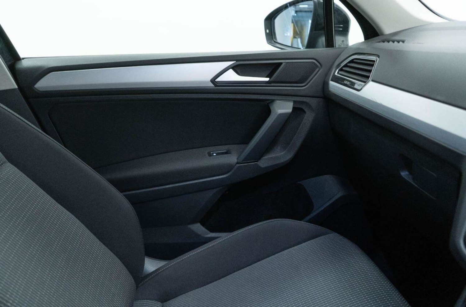 Used Volkswagen Tiguan 2021 for sale - 77930704: Photo 31