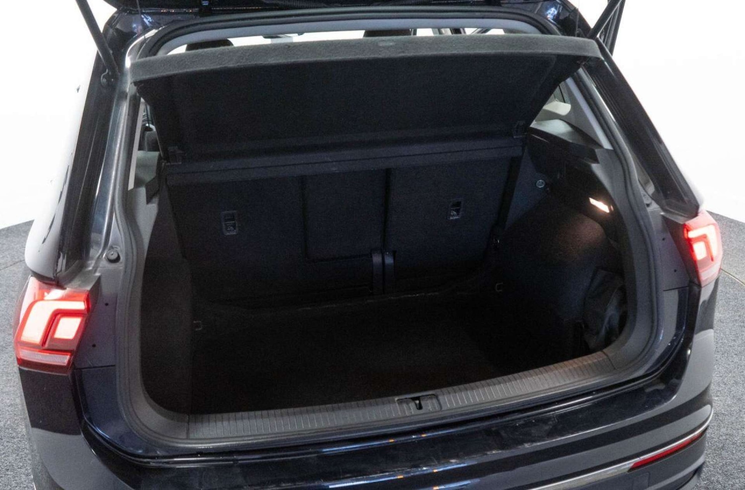 Used Volkswagen Tiguan 2021 for sale - 77930704: Photo 34