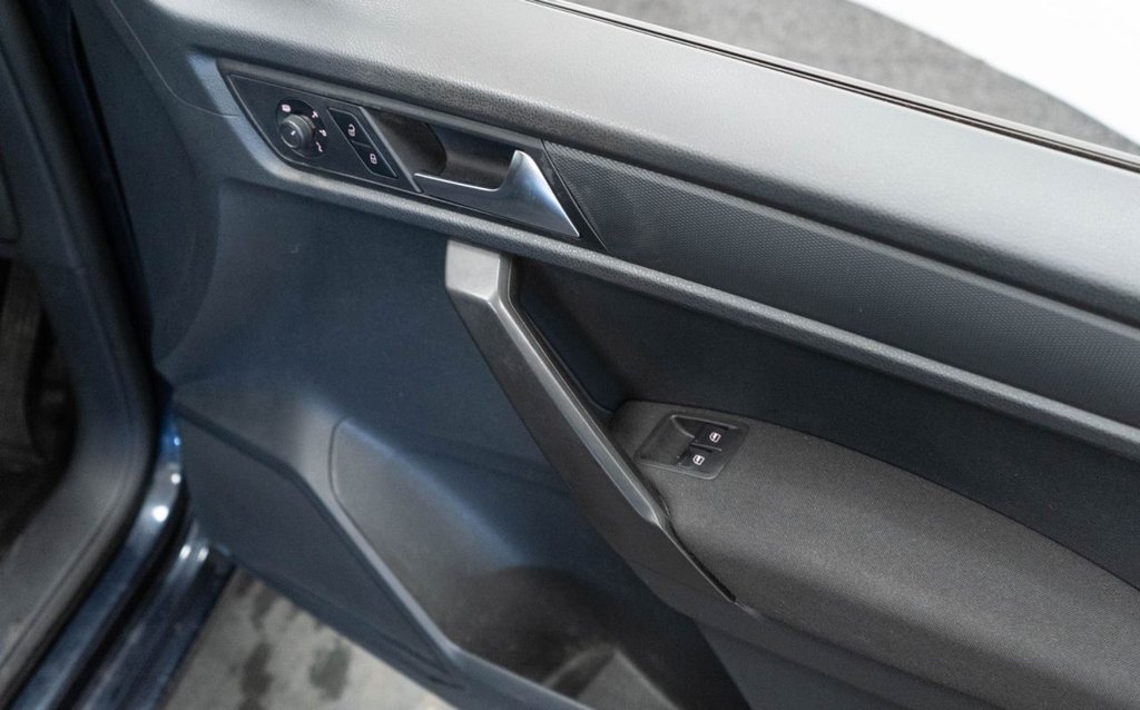 Used Volkswagen Caddy Maxi Life 2018 for sale - 76406189: Photo 23