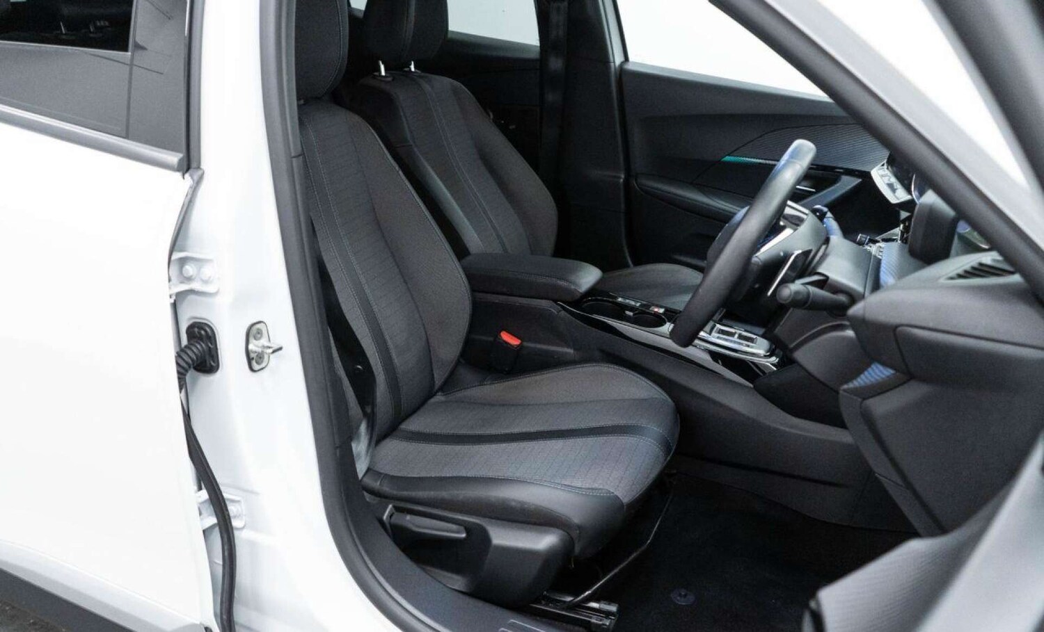 Used Peugeot 2008 2023 for sale - 77930633: Photo 22