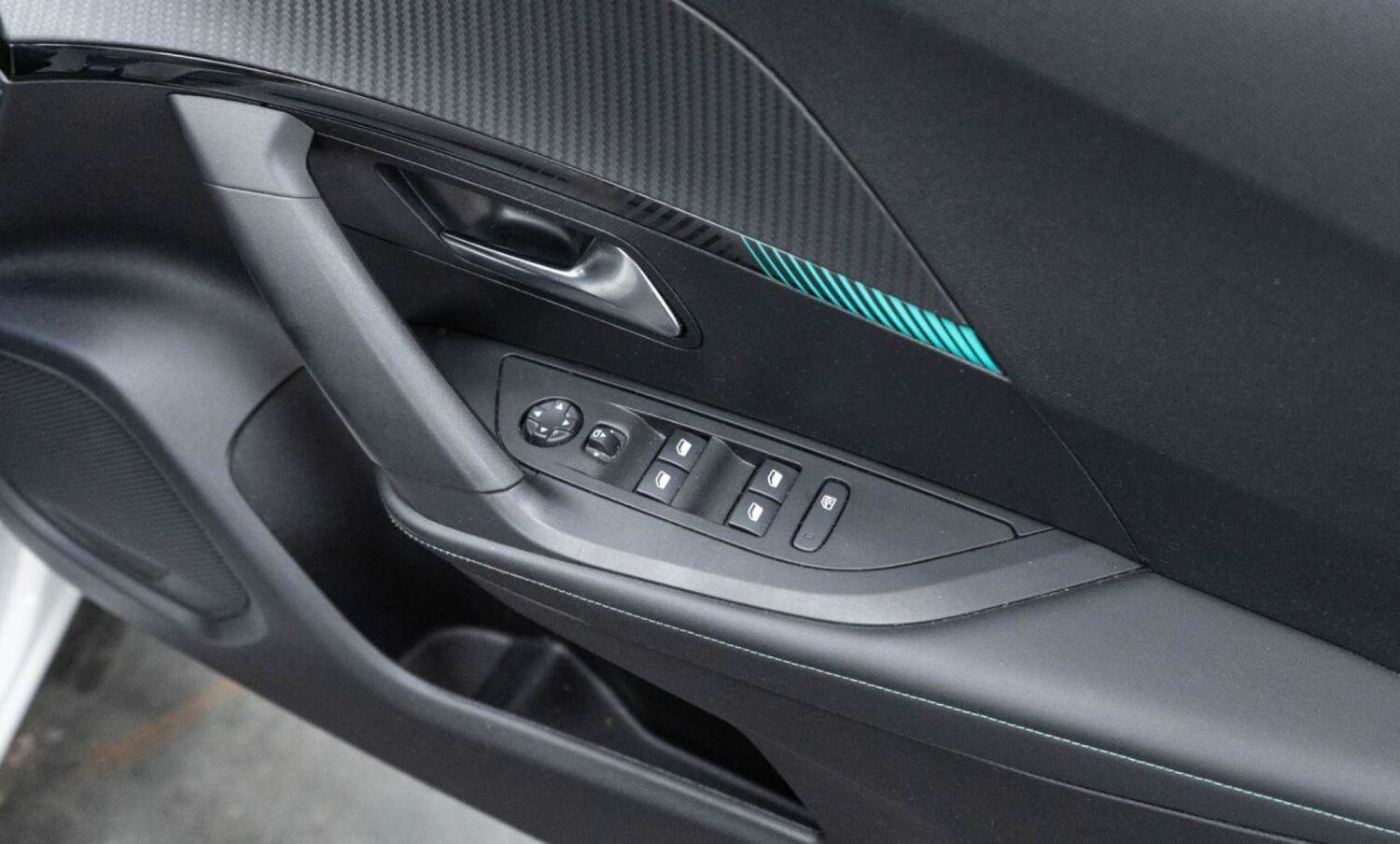 Used Peugeot 2008 2023 for sale - 77930633: Photo 23