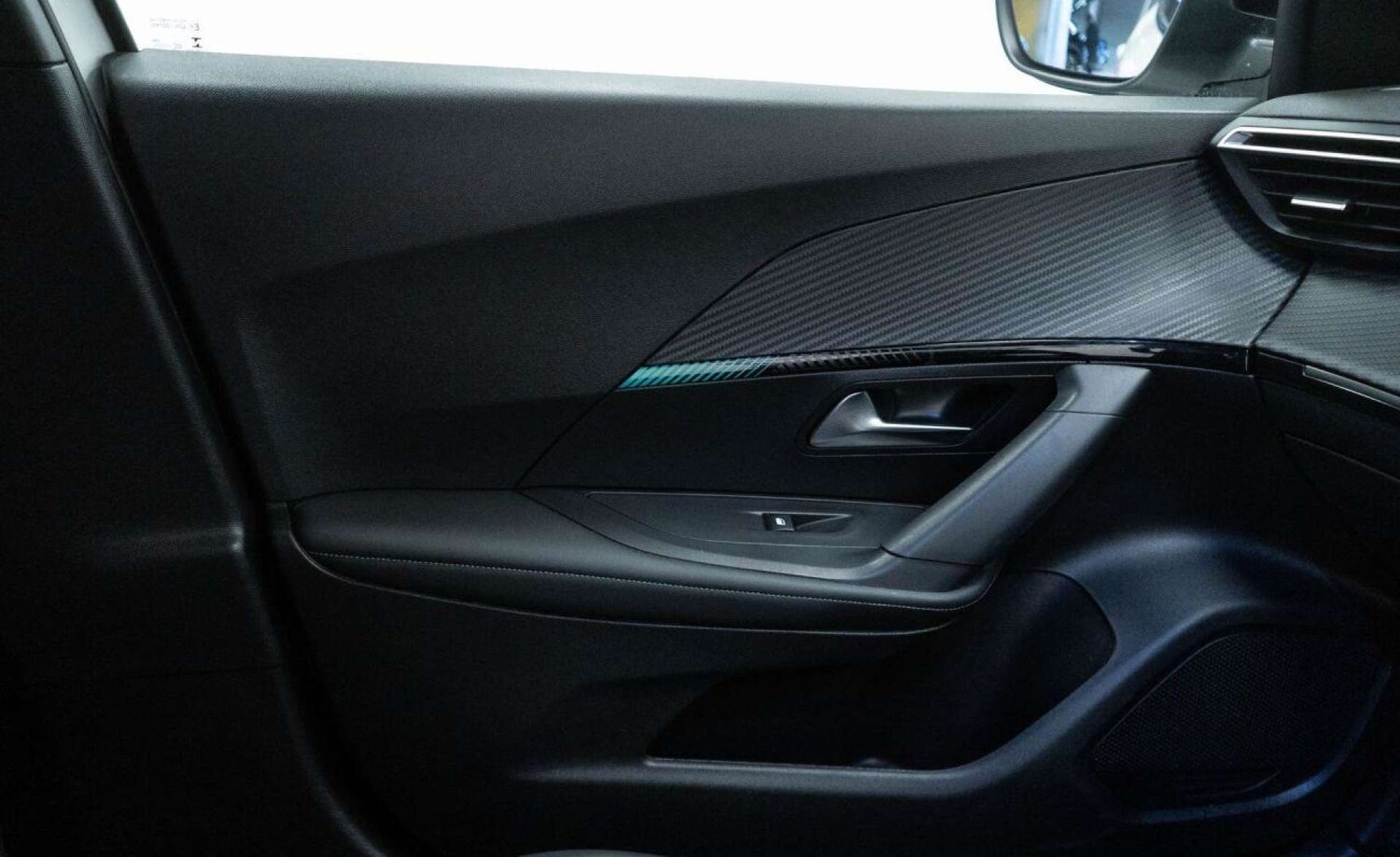 Used Peugeot 2008 2023 for sale - 77930633: Photo 31