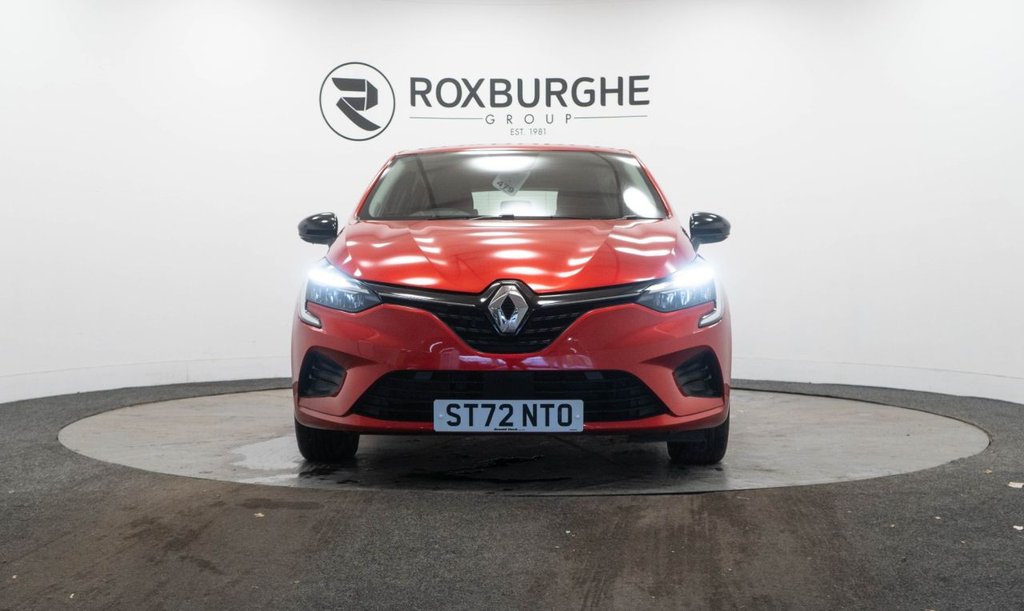 Used Renault Clio 2022 for sale - 76867356: Photo 2