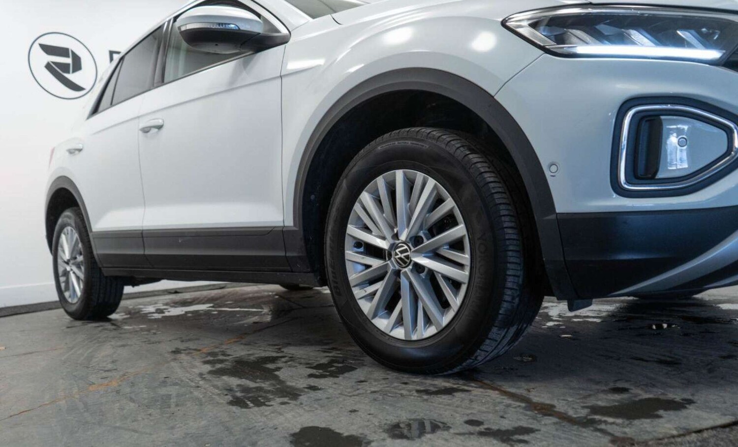 Used Volkswagen T-Roc 2023 for sale - 77930726: Photo 11