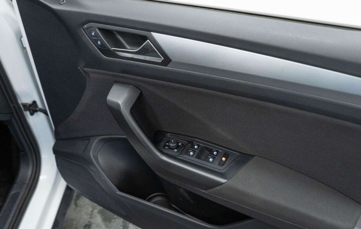 Used Volkswagen T-Roc 2023 for sale - 77930726: Photo 23