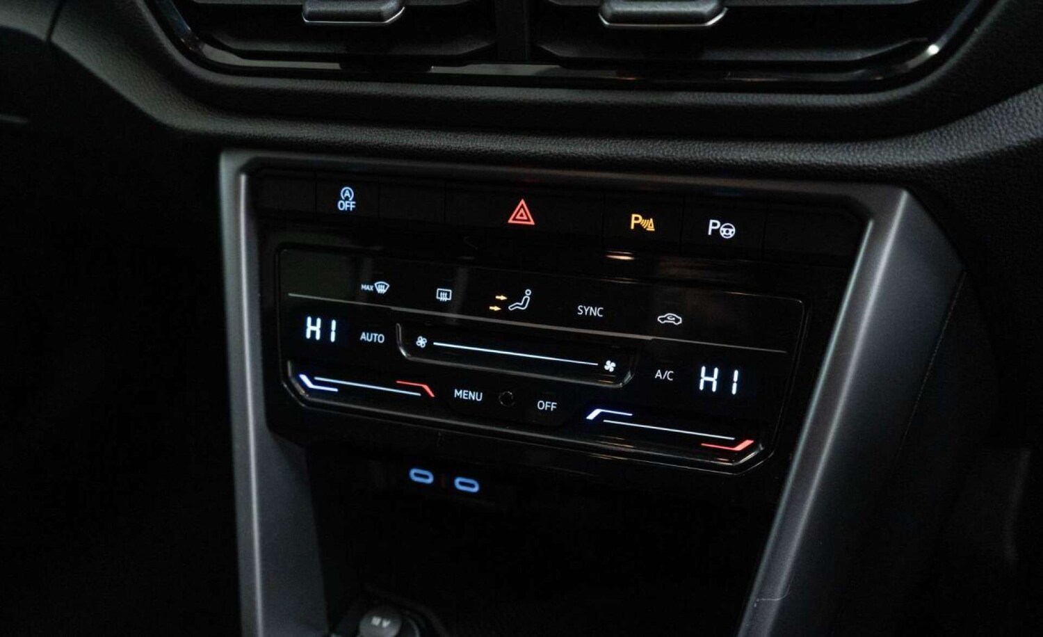 Used Volkswagen T-Roc 2023 for sale - 77930726: Photo 29