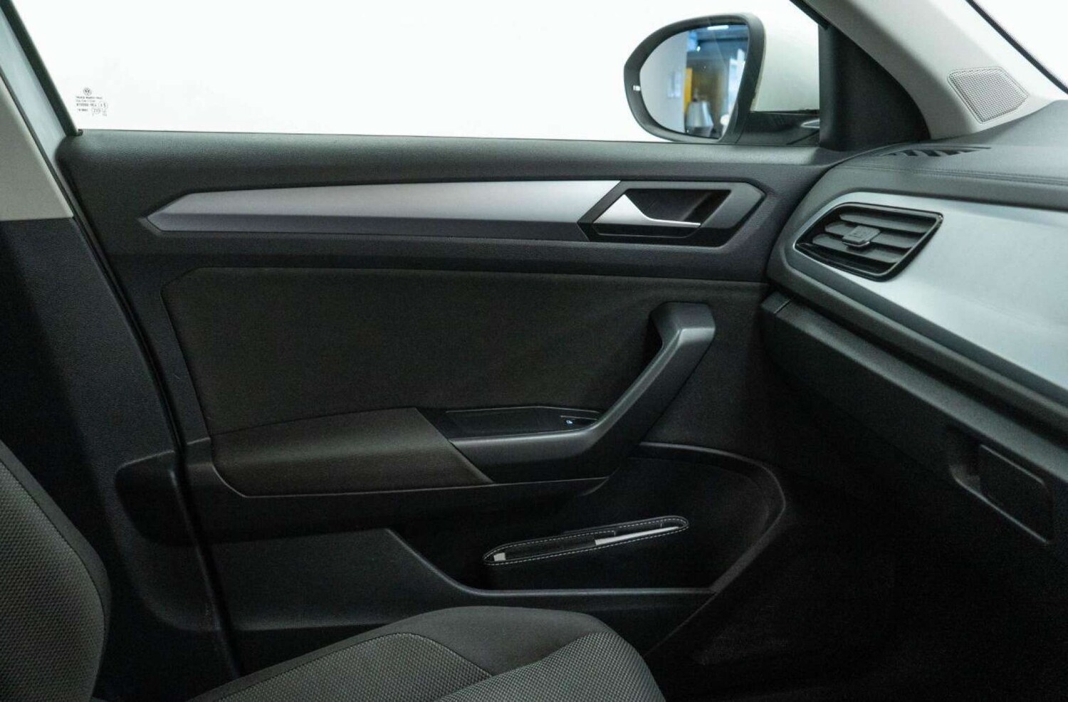 Used Volkswagen T-Roc 2023 for sale - 77930726: Photo 32