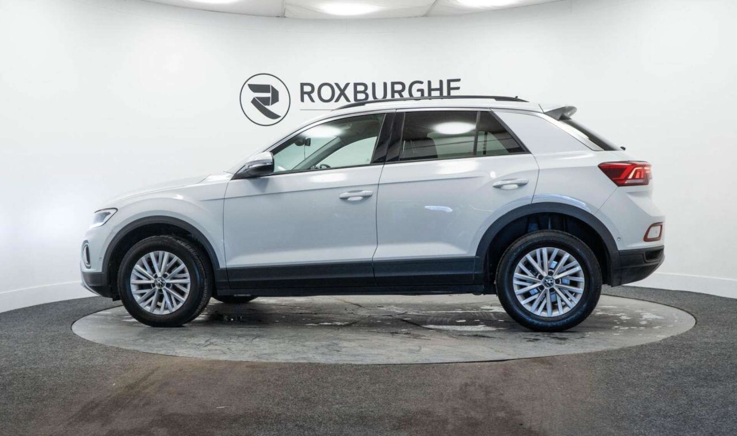 Used Volkswagen T-Roc 2023 for sale - 77930726: Photo 4