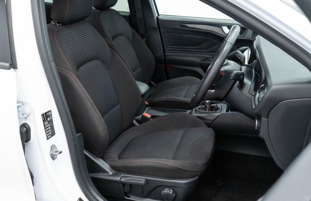 Used Ford Focus 2023 for sale - 76923136: Photo 20