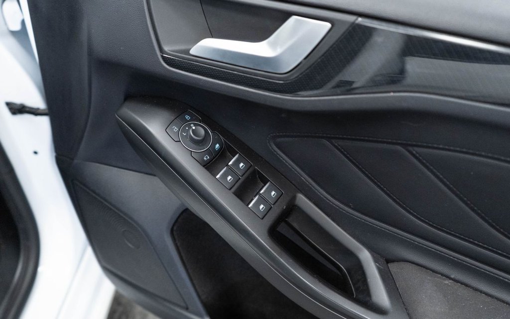Used Ford Focus 2023 for sale - 76923136: Photo 21