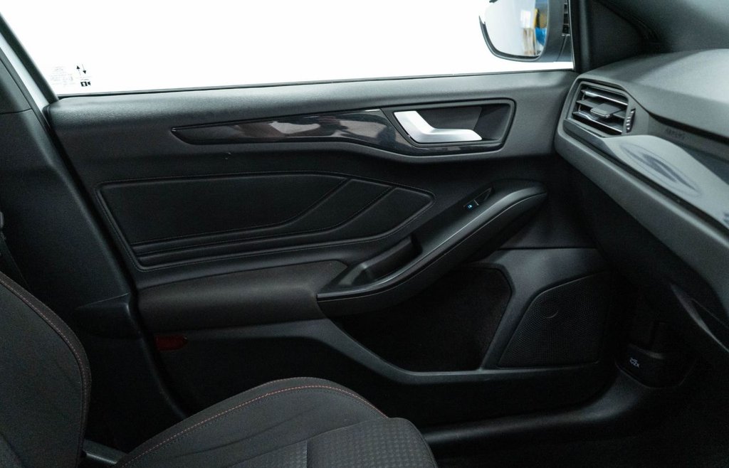 Used Ford Focus 2023 for sale - 76923136: Photo 29