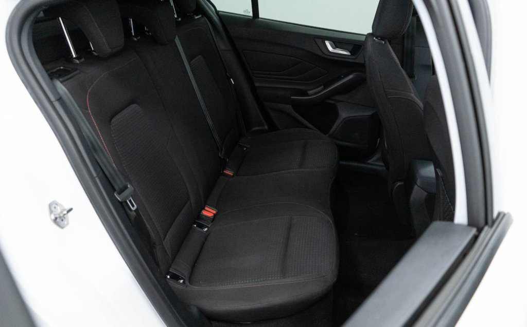 Used Ford Focus 2023 for sale - 76923136: Photo 32