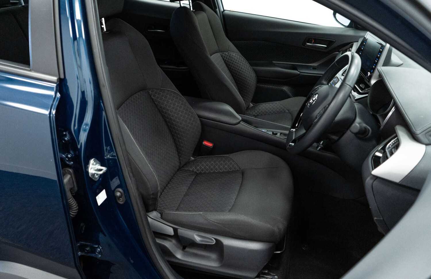 Used Toyota C-HR 2023 for sale - 78098884: Photo 23