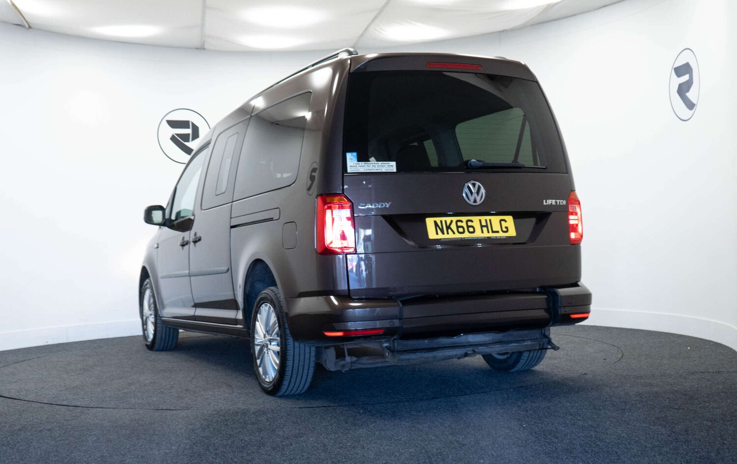 Used Volkswagen Caddy Maxi Life 2017 for sale - 77950476: Photo 5