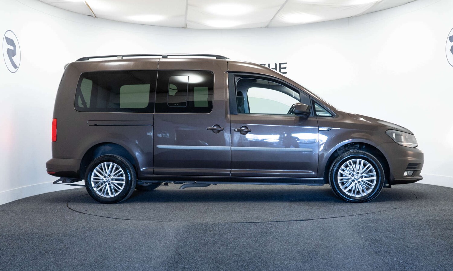 Used Volkswagen Caddy Maxi Life 2017 for sale - 77950476: Photo 9