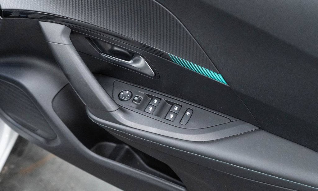 Used Peugeot 2008 2023 for sale - 77089052: Photo 23