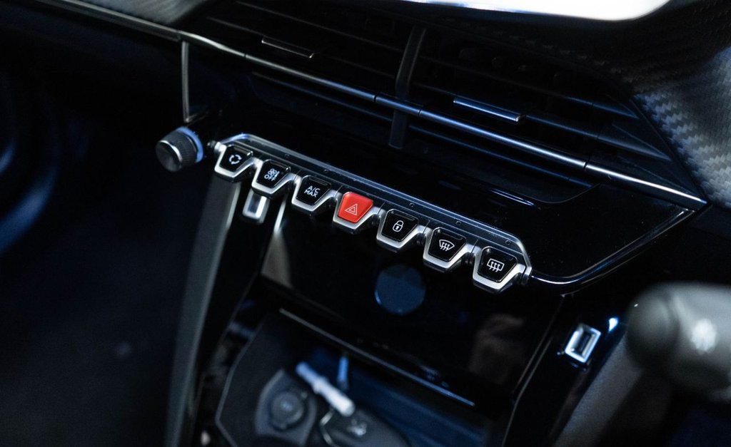 Used Peugeot 2008 2023 for sale - 77089052: Photo 28