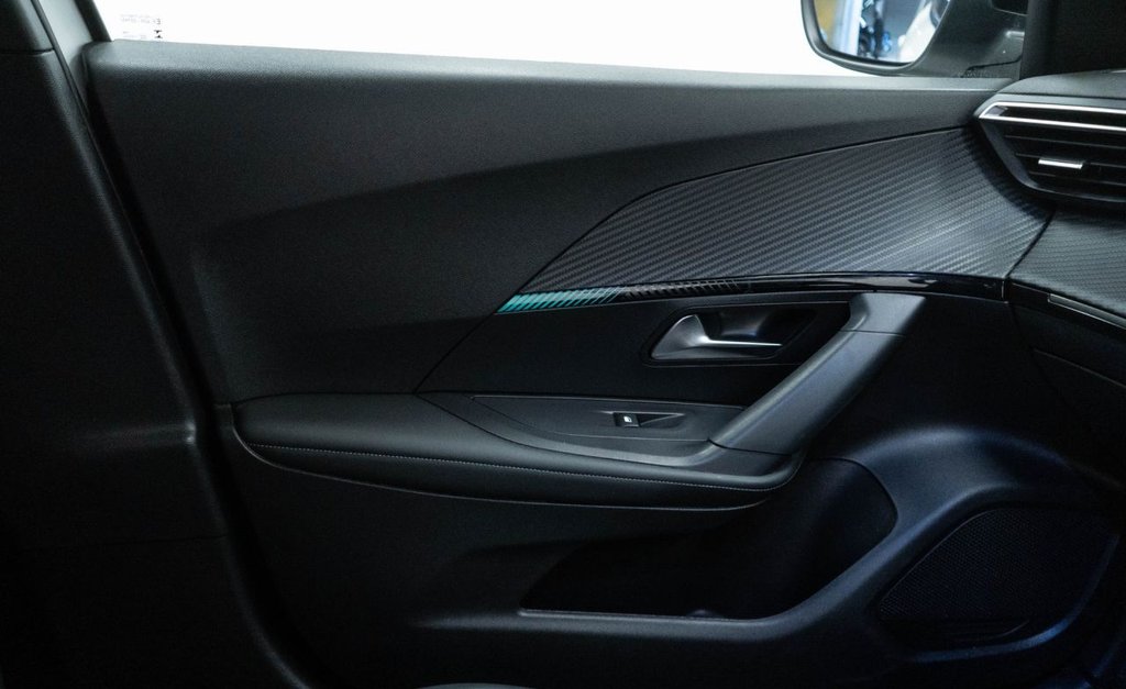 Used Peugeot 2008 2023 for sale - 77089052: Photo 31