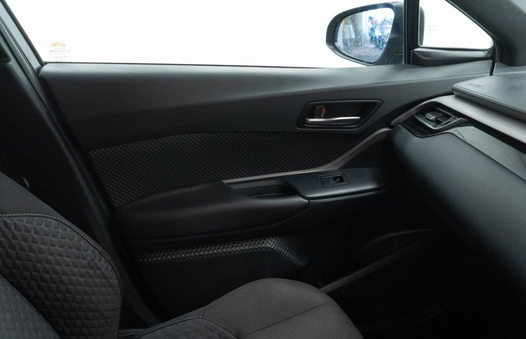 Used Toyota C-HR 2021 for sale - 77642360: Photo 32