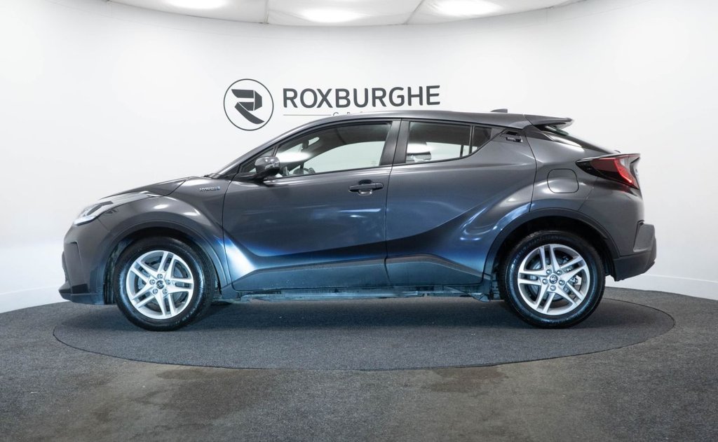 Used Toyota C-HR 2021 for sale - 77642360: Photo 4