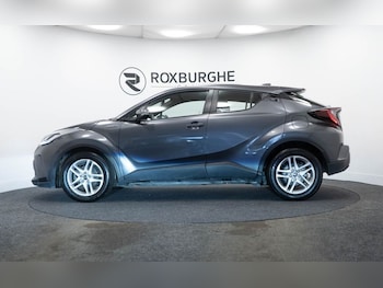 Used Toyota C-HR 2021 for sale - 77642360: Photo