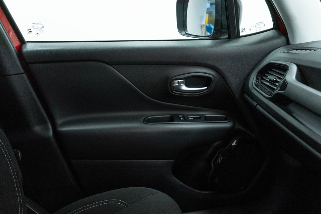 Used Jeep Renegade 2022 for sale - 77463682: Photo 31