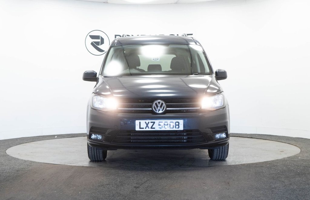 Used Volkswagen Caddy Maxi Life 2018 for sale - 76395760: Photo 2